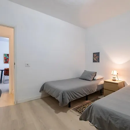 Luminous 2-bedroom In Calle Esquivel *